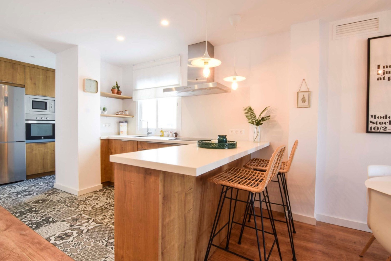 Reforma de cocina moderna con isla